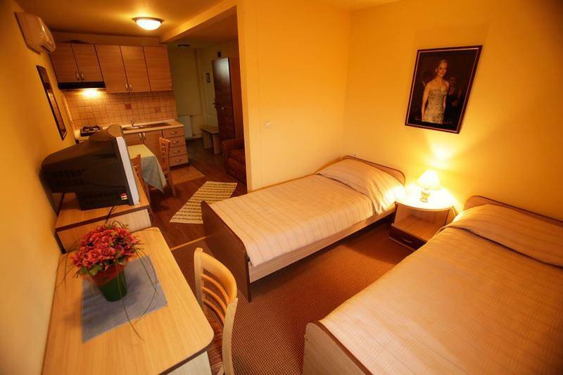 The Movie Resort Aparthotel Tribalj Kültér fotó